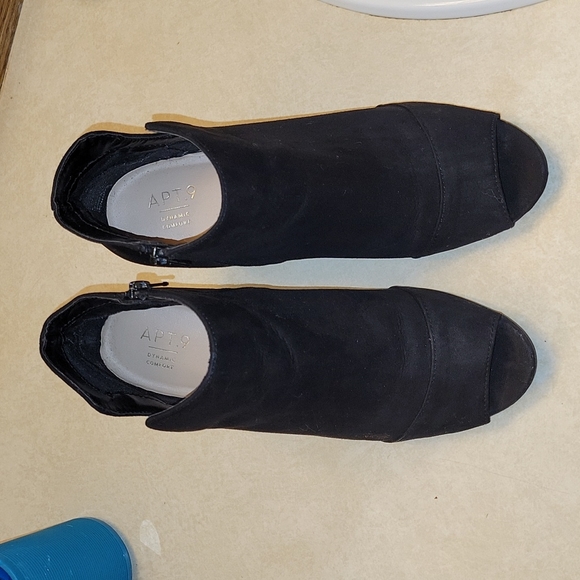 Black Ankle Booties with Open toe - Picture 3 of 6